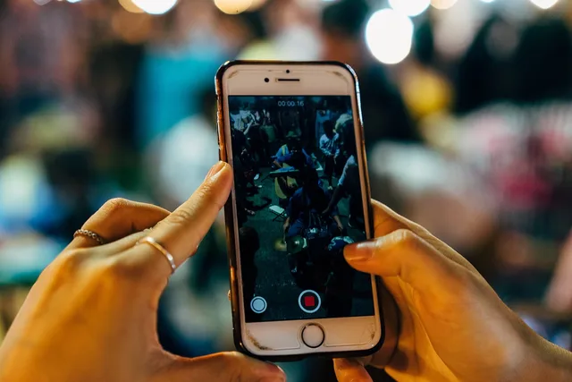 iphone, screen, taking photos, mobile photography, smartphone, phone, mobile, digital, apple, app, communication, generation, youth, tiktok, instagram, facebook, social, multimedia, social media, film, document, journalism, video, record video, tiktok, tiktok, tiktok, tiktok, tiktok. How to investigate an online trend without overstating it