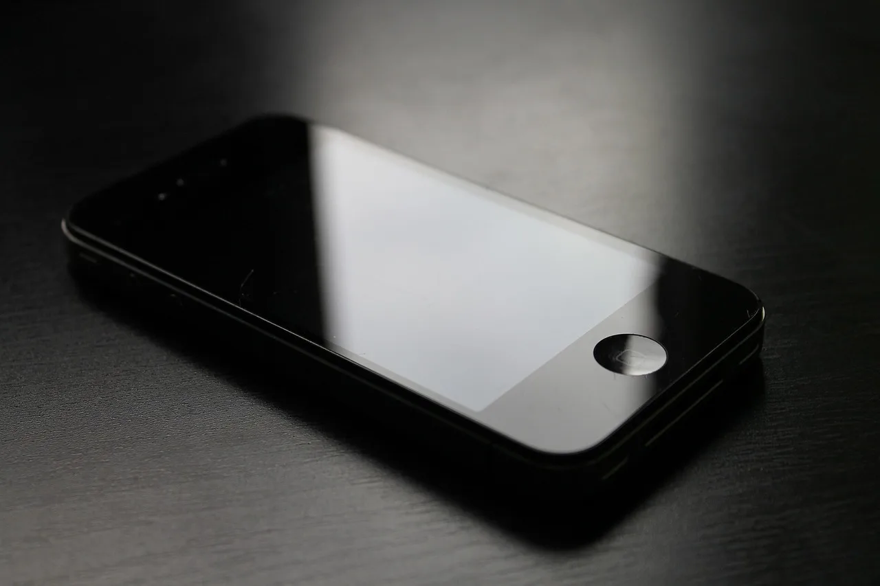 iphone, smartphone, mobile, phone, screen, apple. A parasocial boundaries checklist for audiences and creators