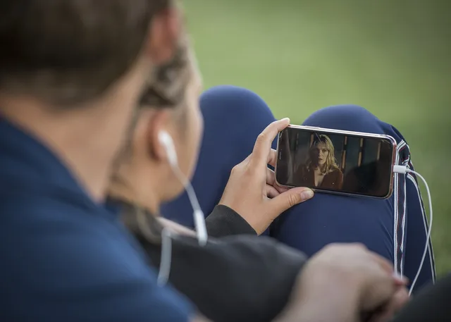 mobile phone, video, smartphone, pair, park, youtube, video film, media, internet, hand, video, video, video, video, video, youtube, youtube, youtube, youtube. Testing a platform moderation policy change against the evidence